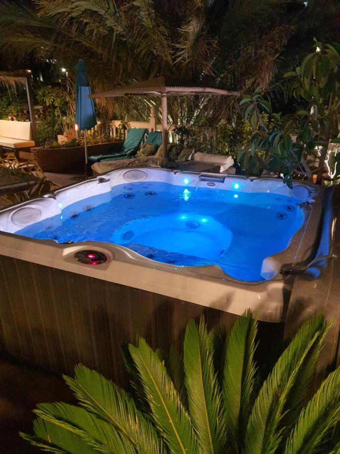 Majestic Villa By The Beach Heated Private Pool & Jacuzzi Бенальмадена Экстерьер фото
